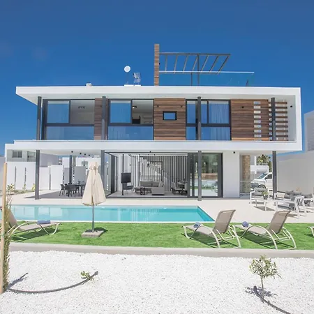 Villa The Ultimate 5 Star Holiday In With Private Pool And Close To The Beach 1705