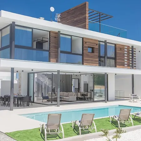 The Ultimate 5 Star Holiday In With Private Pool And Close To The Beach 1705 Villa Protaras