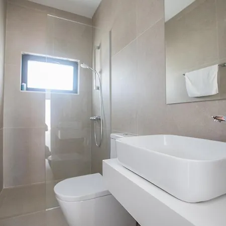 Villa The Ultimate 5 Star Holiday In With Private Pool And Close To The Beach 1705 *