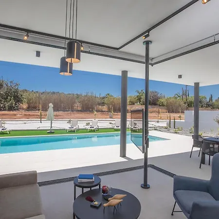 Villa The Ultimate 5 Star Holiday In With Private Pool And Close To The Beach 1705 *
